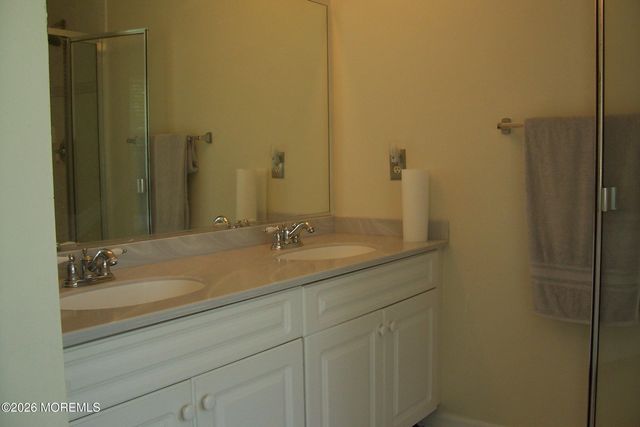 61 Maywood Run, Tinton Falls, NJ 07753