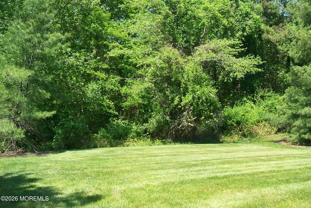61 Maywood Run, Tinton Falls, NJ 07753