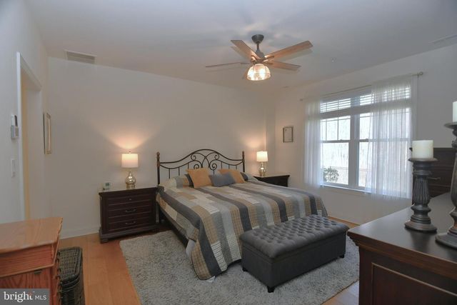924 HOLDEN CT, Warminster, PA 18974