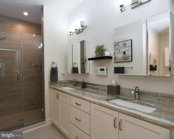 924 HOLDEN CT, Warminster, PA 18974
