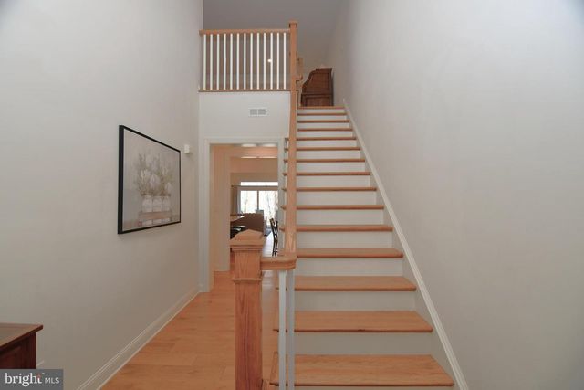 924 HOLDEN CT, Warminster, PA 18974