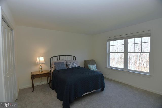 924 HOLDEN CT, Warminster, PA 18974