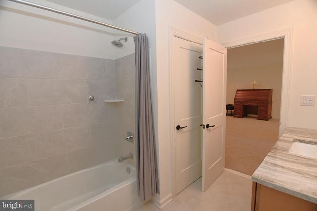 924 HOLDEN CT, Warminster, PA 18974