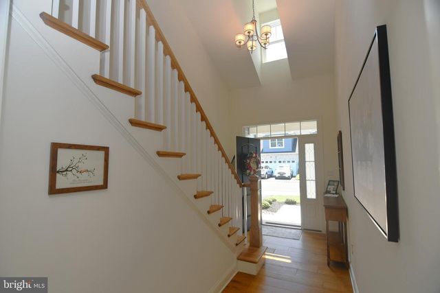924 HOLDEN CT, Warminster, PA 18974