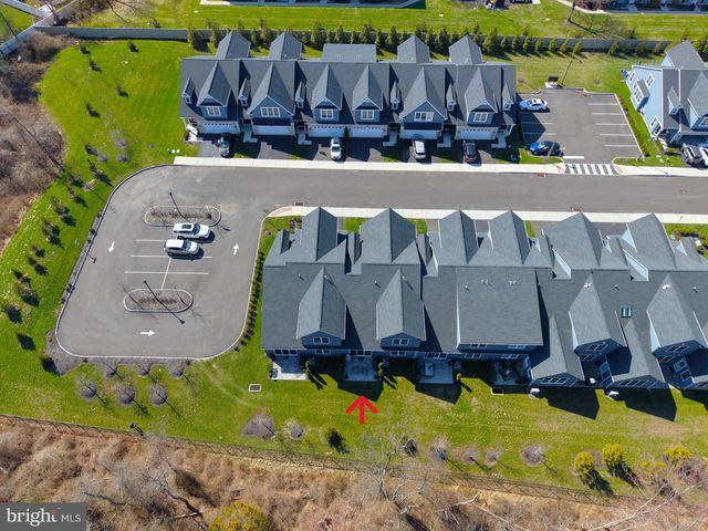 924 HOLDEN CT, Warminster, PA 18974