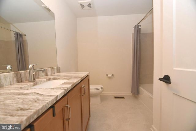 924 HOLDEN CT, Warminster, PA 18974
