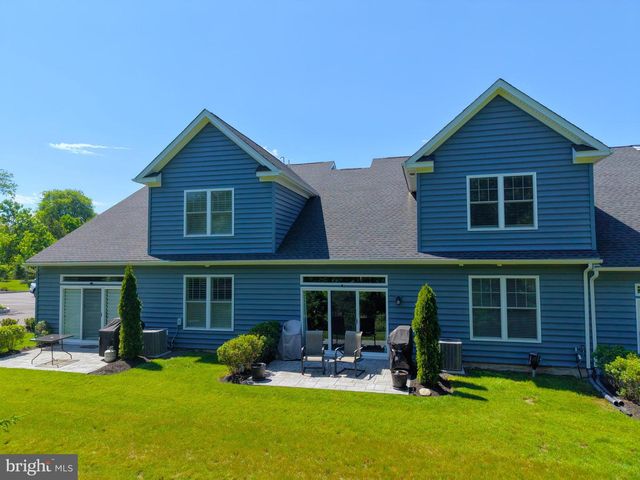 924 HOLDEN CT, Warminster, PA 18974