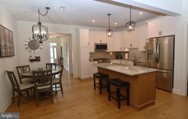 924 HOLDEN CT, Warminster, PA 18974