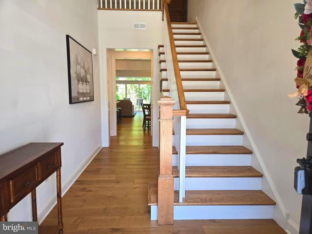 924 HOLDEN CT, Warminster, PA 18974
