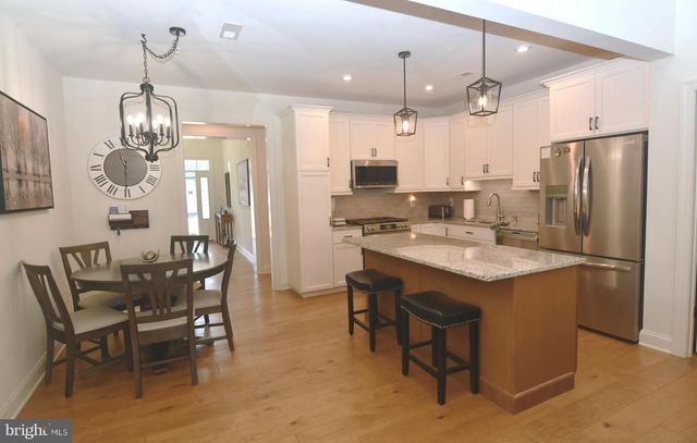 924 HOLDEN CT, Warminster, PA 18974