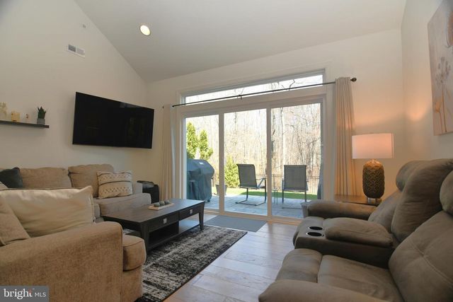 924 HOLDEN CT, Warminster, PA 18974