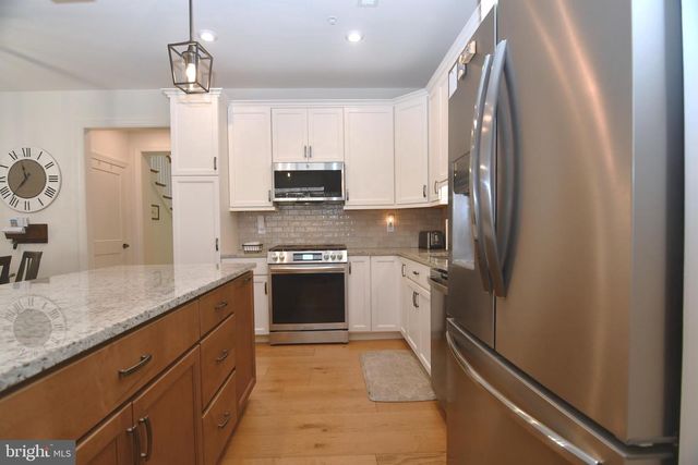 924 HOLDEN CT, Warminster, PA 18974