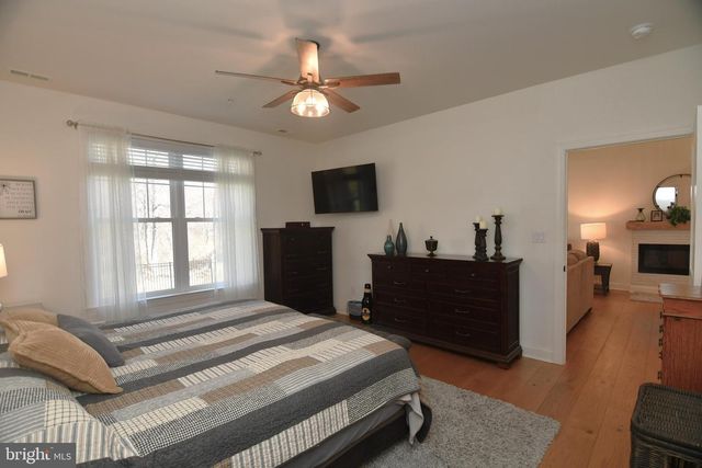 924 HOLDEN CT, Warminster, PA 18974