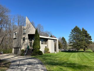 18573 Caledonia Road, Caledonia, IL 61011
