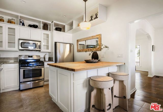 1012 Marion Drive, Glendale, CA 91205