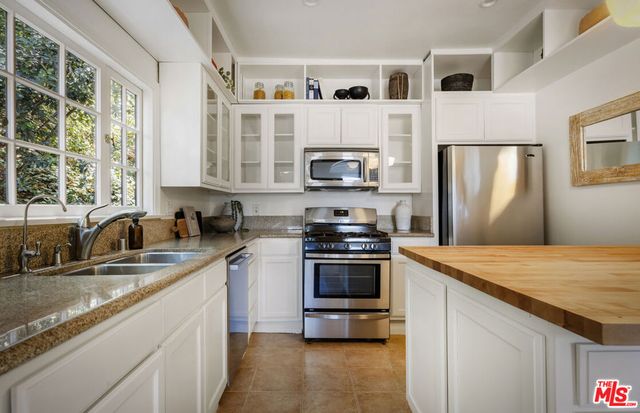 1012 Marion Drive, Glendale, CA 91205