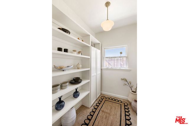 1012 Marion Drive, Glendale, CA 91205