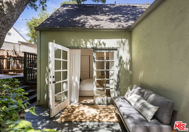1012 Marion Drive, Glendale, CA 91205