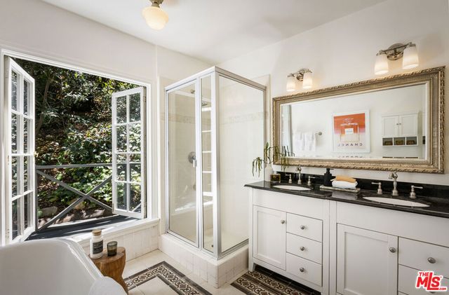 1012 Marion Drive, Glendale, CA 91205