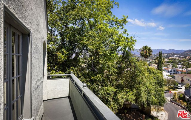 1012 Marion Drive, Glendale, CA 91205