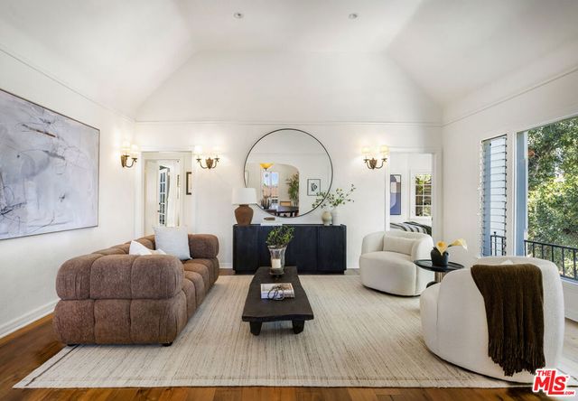 1012 Marion Drive, Glendale, CA 91205