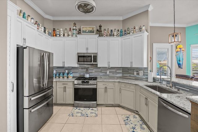 482 NW Blue Lake Drive, Port St. Lucie, FL 34986