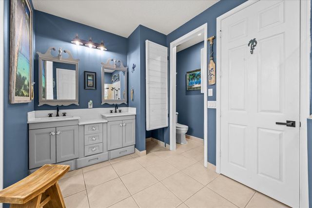 482 NW Blue Lake Drive, Port St. Lucie, FL 34986