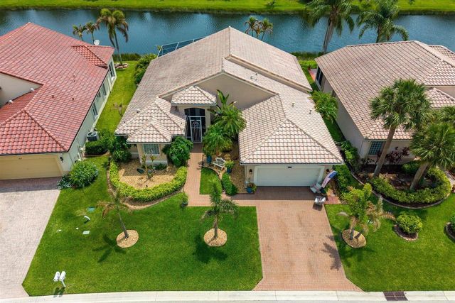 482 NW Blue Lake Drive, Port St. Lucie, FL 34986