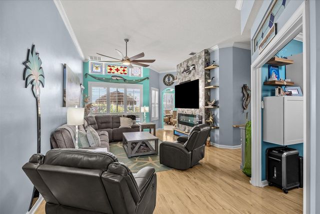 482 NW Blue Lake Drive, Port St. Lucie, FL 34986