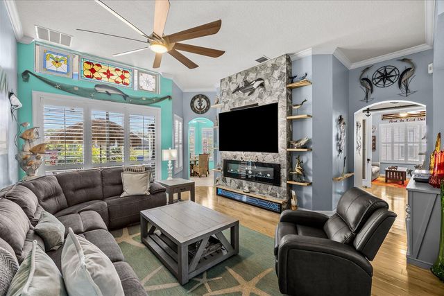 482 NW Blue Lake Drive, Port St. Lucie, FL 34986