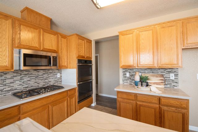 1992 Valenzuela Ct, Manteca, CA 95336