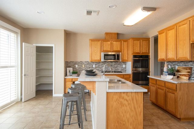 1992 Valenzuela Ct, Manteca, CA 95336