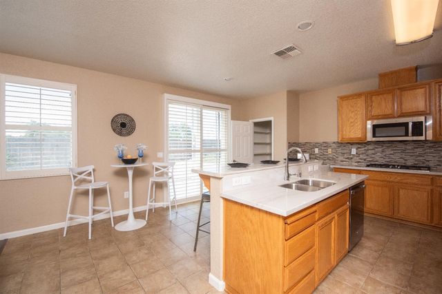 1992 Valenzuela Ct, Manteca, CA 95336