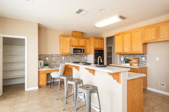 1992 Valenzuela Ct, Manteca, CA 95336