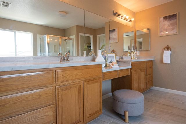 1992 Valenzuela Ct, Manteca, CA 95336