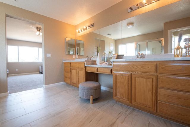 1992 Valenzuela Ct, Manteca, CA 95336