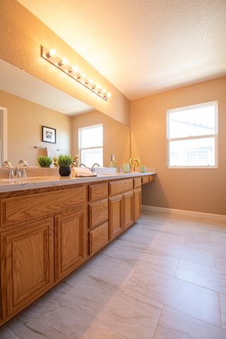 1992 Valenzuela Ct, Manteca, CA 95336