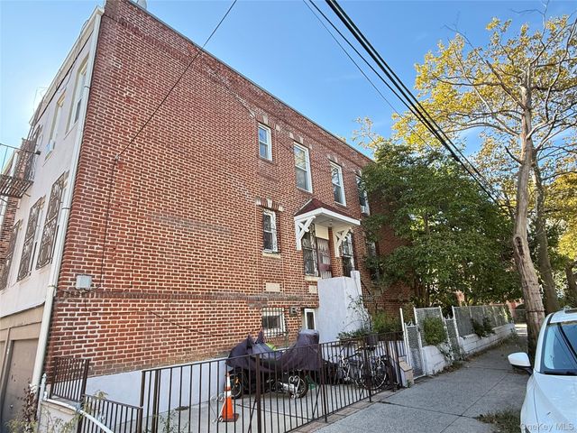 1901 21st Road, Astoria, NY 11105