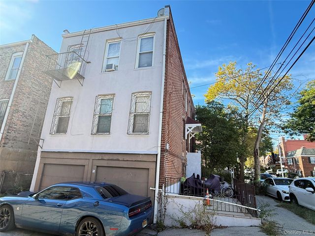 1901 21st Road, Astoria, NY 11105