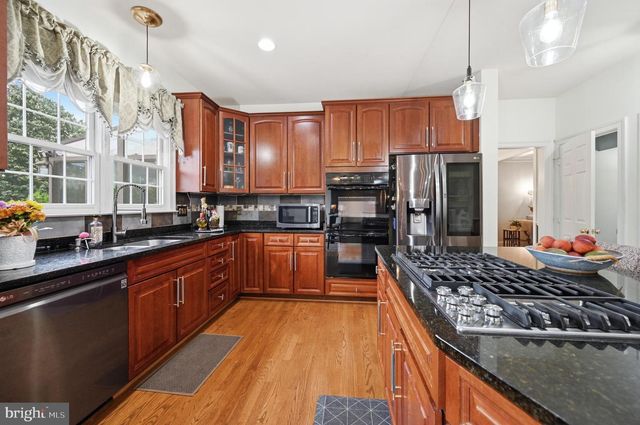 11869 CHANCEFORD DR, Woodbridge, VA 22192