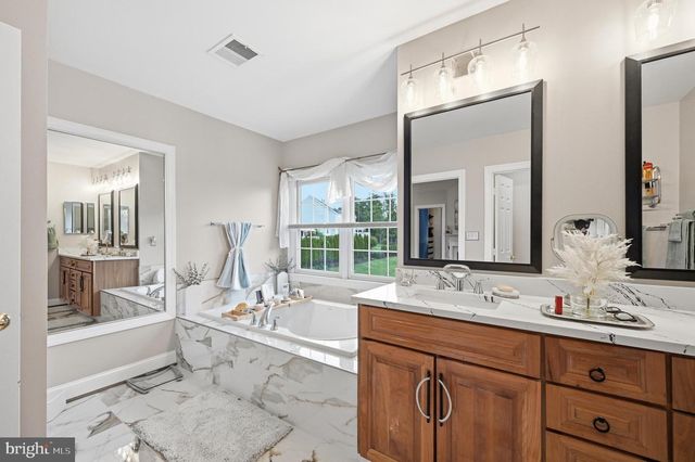 11869 CHANCEFORD DR, Woodbridge, VA 22192