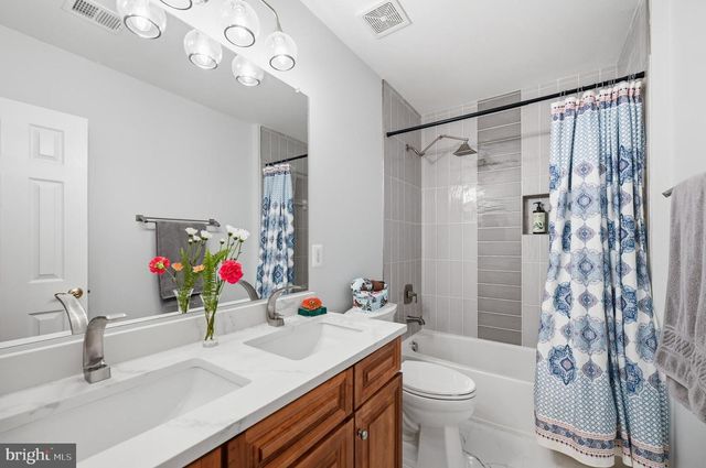 11869 CHANCEFORD DR, Woodbridge, VA 22192