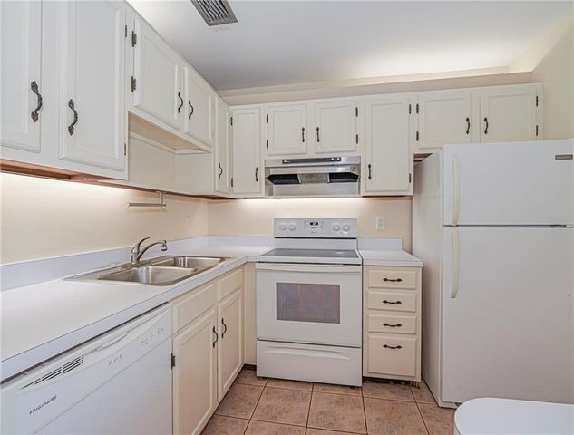 76 Royal Oak Drive 104, Vero Beach, FL 32962