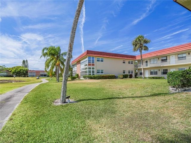 76 Royal Oak Drive 104, Vero Beach, FL 32962