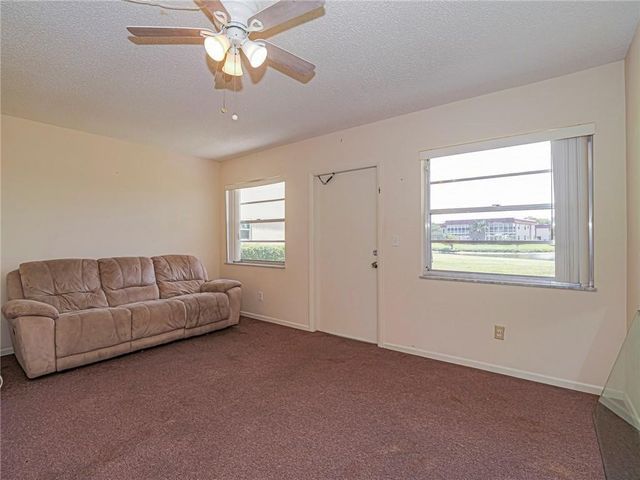 76 Royal Oak Drive 104, Vero Beach, FL 32962