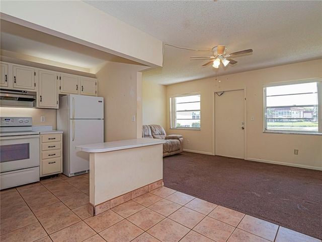 76 Royal Oak Drive 104, Vero Beach, FL 32962