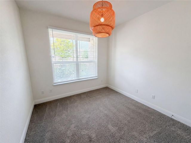 401 Fort William ST 33, Hutto, TX 78634