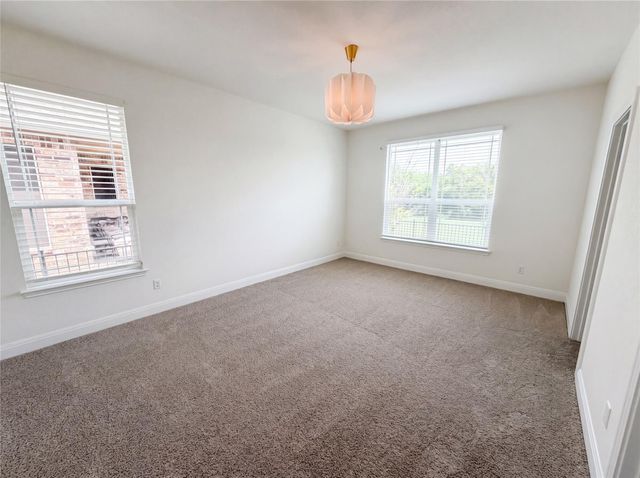 401 Fort William ST 33, Hutto, TX 78634