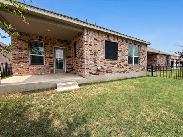 401 Fort William ST 33, Hutto, TX 78634