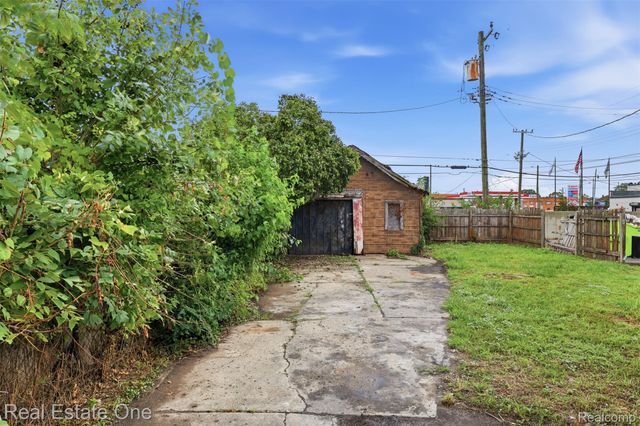 7236 Winthrop Street, Detroit, MI 48228